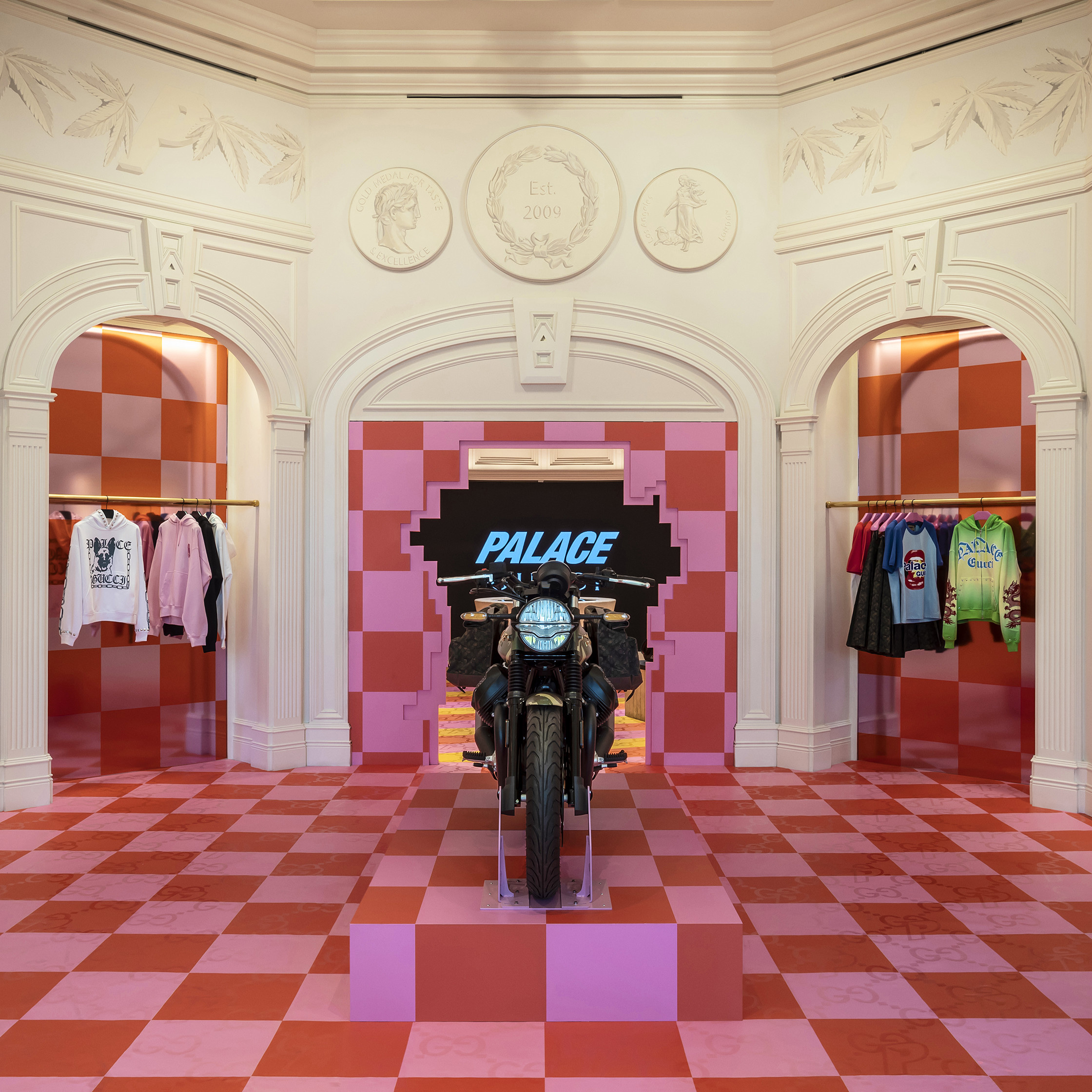 Discover PALACE GUCCI Collection