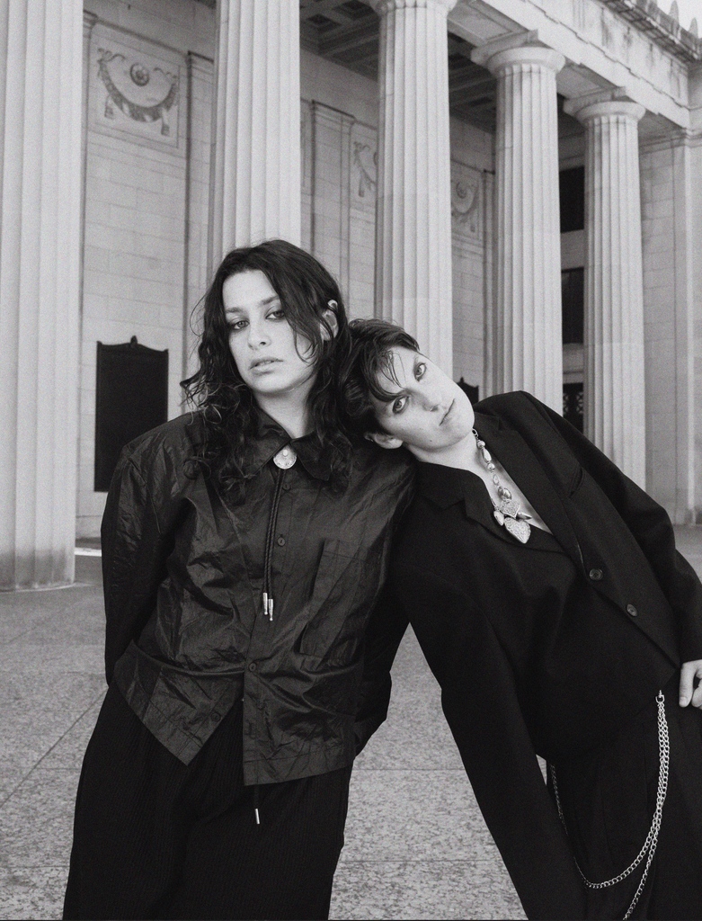 PigsAndPlans's tweet image. BEST NEW ARTISTS 🐦✈️ October, 2022 ft. Wil$on, Wakai, Take Van, papa mbye, and more.
⁠
Read more here: bit.ly/3TKydTO

@GhaisGuevara
@boyishmusic
@WeLoveUWilson
@wakai007
@papambye_
@takevanmusic
@teenagepriest