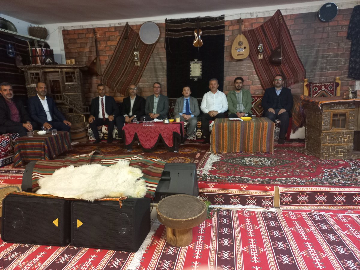 EHAD Genel Başkan yardımcımız Ali ÖZDEMİR' i Bingölde ağırladık. Yeni yönetim kurulu üyeleri  ile biraraya gelen hocamız, derneğin genel çalışmaları hakkında çeşitli bilgiler verdi. Ziyaretinden ötürü Ali ÖZDEMİR hocamıza teşekkür ediyoruz. 
<a href="/ehadgm/">EHAD</a>