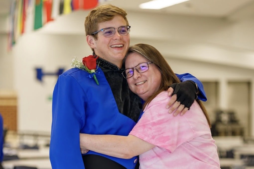 TheHebronBand's tweet image. #ThrowbackThursday to Senior Night at the Woodshed a couple weeks back! We had a wonderful night getting to honor our seniors on the field. Thank you for all of the hard work that you pour into our program! #HPND #AIATT #SeniorNight #hebronband