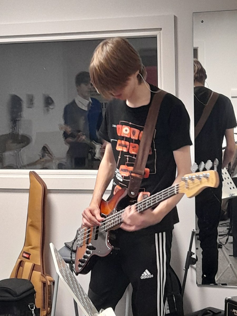 One last practice session ready for our trip to #Swansea tomorrow #the8_48 #rockband #rockmusic #southwalesband #southwalesbands #cardiffband #cardiffbands #southwalesmusicscene #cardiffmusicscene #southwalesmusic #cardiffmusic #swanseamusic #swanseamusicscene #livegig #livemusic