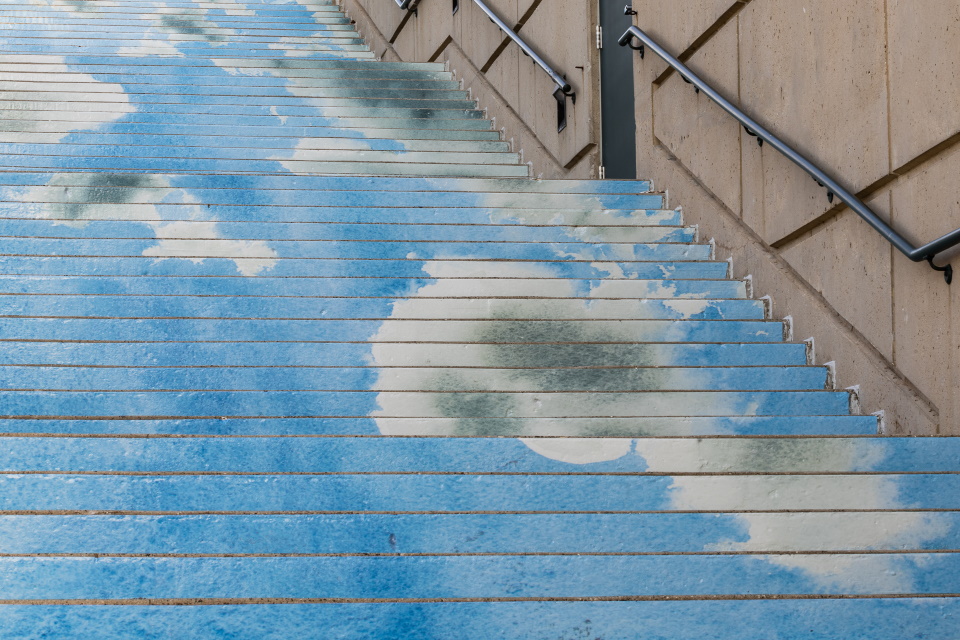 Take a beautiful walk on your lunch break with Sculpture Milwaukee.

Featured:
Geoffrey Hendricks. "Sky/Stairs #2 (Milwaukee)". 2022.
O'Donnell Park
📸: Brian Pfister/Sculpture Milwaukee

#Milwaukee #Lunch #Beautiful