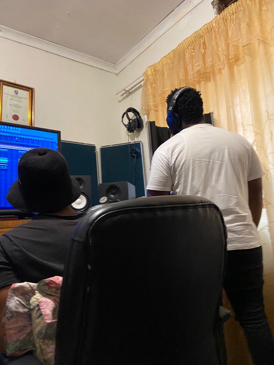 LAST_2410's tweet photo. Session with cliff Maseko https://t.co/3s4WAkjReY