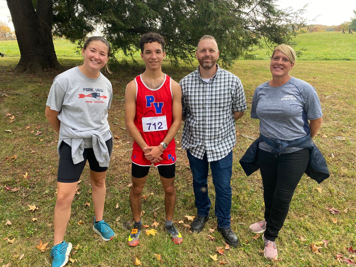 Good Luck to Senior Yanis Yesli as he competes in the Region 4C Cross Country meet on Wednesday, November 2 at Morven Park. Races begin at 2:00 PM

Thank you to our seniors: Yanis Yesli. Sarah Osborne and Kyle Mirra!! Good Luck in your future!!