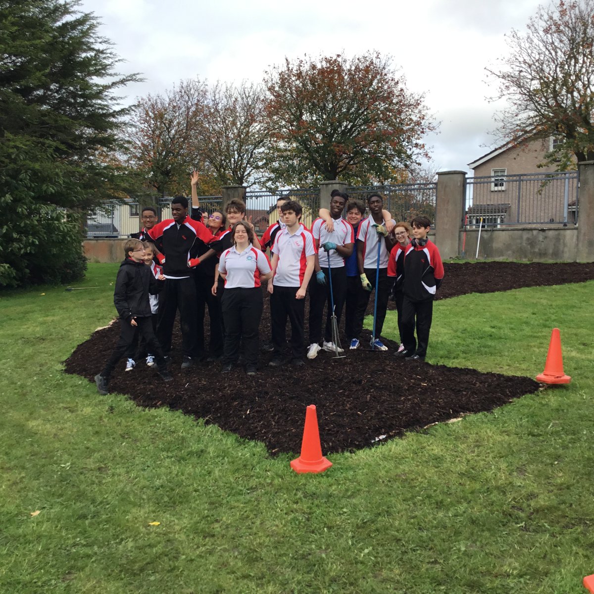 oidekhickey's tweet photo. Great day helping John and the volunteers of Stepping Stones Forests build The Lady’s Well National School outdoor classroom @tulchann @LuttCC #outdoorclassroom #communityoutreach #socialenterprise #dublin15 #ranglasmuigh #BAC15 https://t.co/UDEZkf81T8