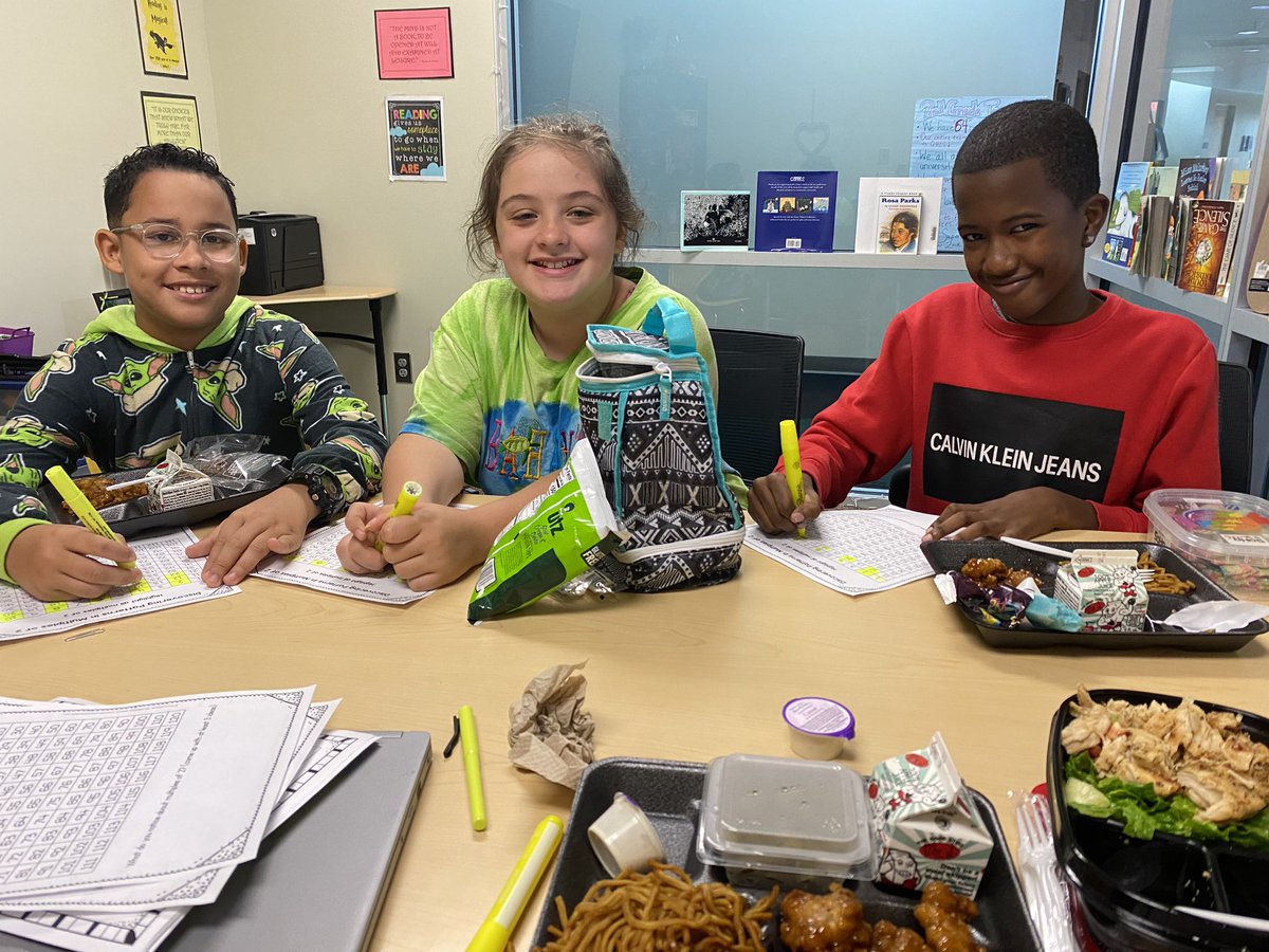Connaway_QHES's tweet photo. Lunch Bunch with the 5th grade crew! Practicing our math facts ✖️➕➗❗️@KaraSmucker @QHESPasco @KarkoshKelsi @TamiDurden #QHESROCKS #QuailsRock https://t.co/X3iFeSvkOJ