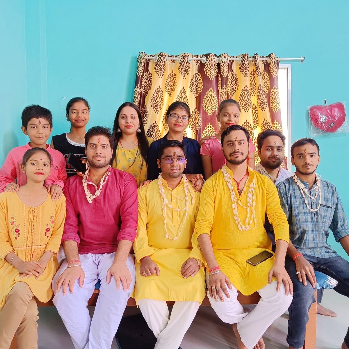 trilokiz's tweet photo. कलम दवात के आराध्य देव, मनुष्य के पाप-पुण्य, जीवन-मृत्यु का लेखा-जोखा रखने वाले भगवान चित्रगुप्त जी महाराज की पूजन अवसर पर सारे काय��्थ परिवार को हार्दिक शुभकामनाएं ll ✒️✏️

Celebrating the sacred bond between siblings👫, #HappyBhaiDooj to all the brothers &amp; sisters. https://t.co/zbxedK20lT