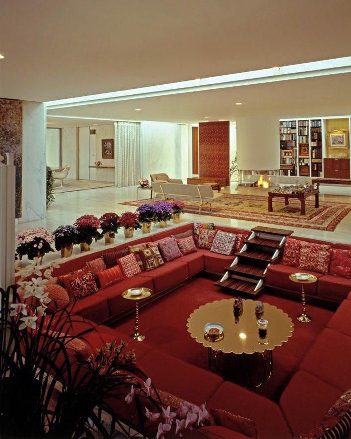 saintdoII's tweet photo. 70s style conversation pits ✩࿐ https://t.co/npkucqgP1d