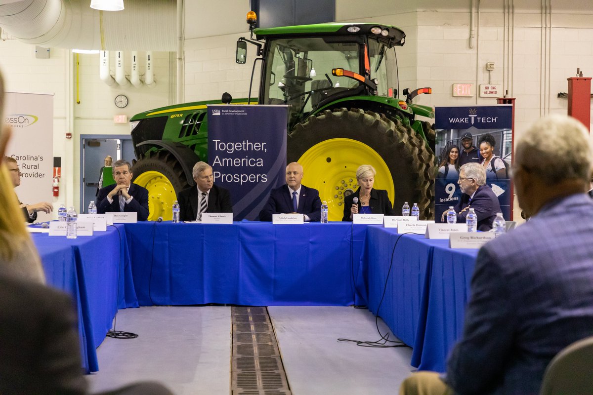 NC_Governor's tweet image. Gov. Cooper joined USDA Secretary @SecVilsack and @MitchLandrieu46 at Wake Tech to announce $759 million in grants for high-speed internet. North Carolina is receiving $17.5 million in funding to connect people, businesses, farms and educational facilities.
Photos: Wake Tech