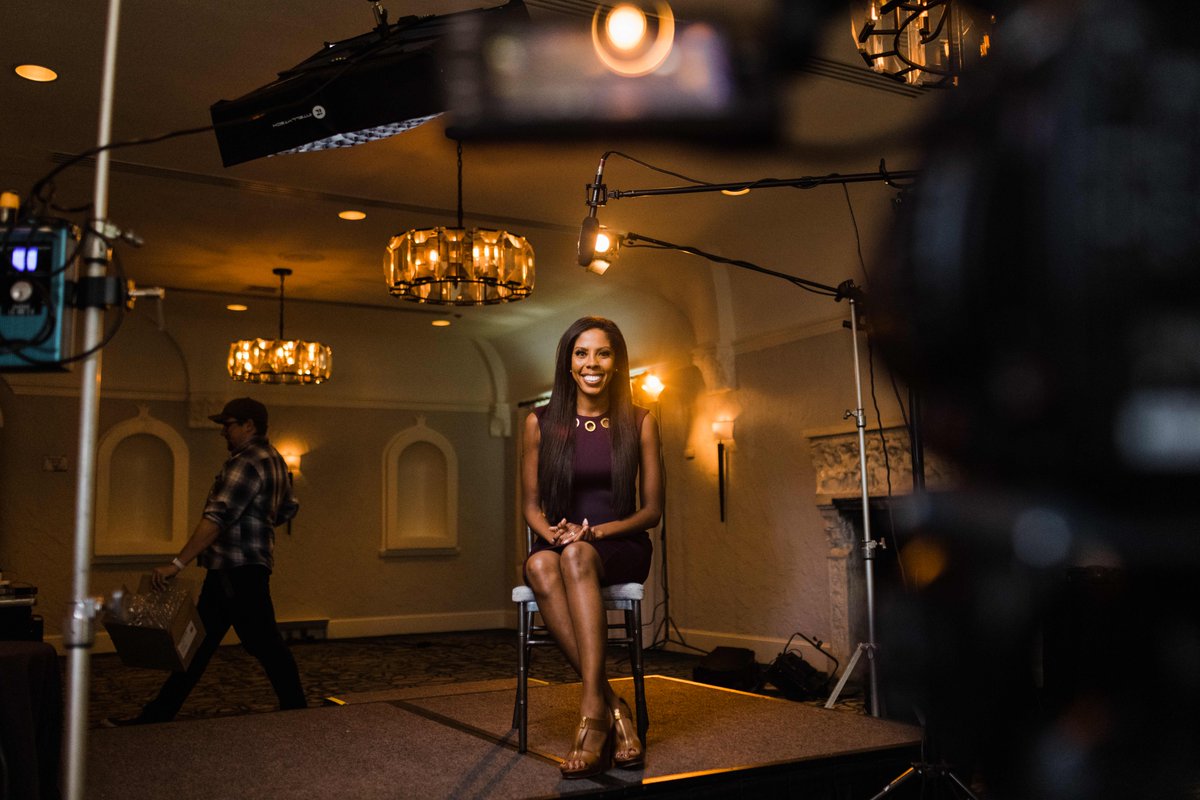 Dhomonique's tweet image. What’s’ YOUR #story? Every set you appear on may look different, but your story remains the same. A story is not accolades or bullet points on your resume. Learn more at TheRightMethod.com. @Right_Method - I’d love to help you tell yours.
.
.
.
#TheRightMethod #Dhomonique