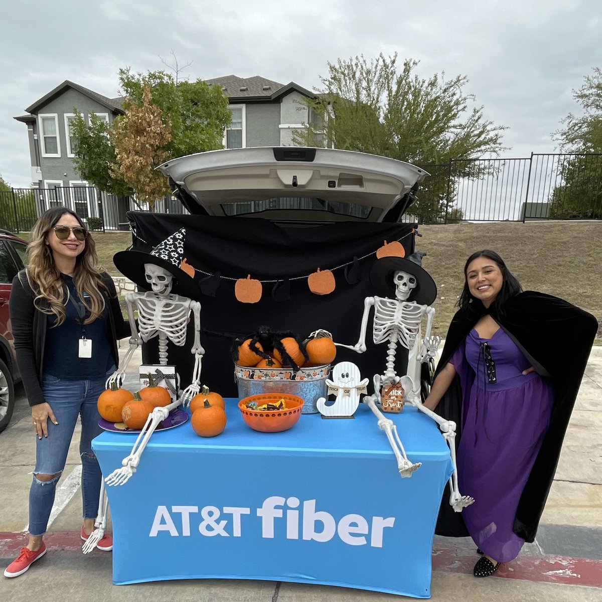 CarrizalesJudy's tweet image. The San Antonio Fiber Hunters making a spooky appearance in this community! @NancyA_SATX @JeremiahSchmit5 @JRBenitezSTX #STXFiberFlex
