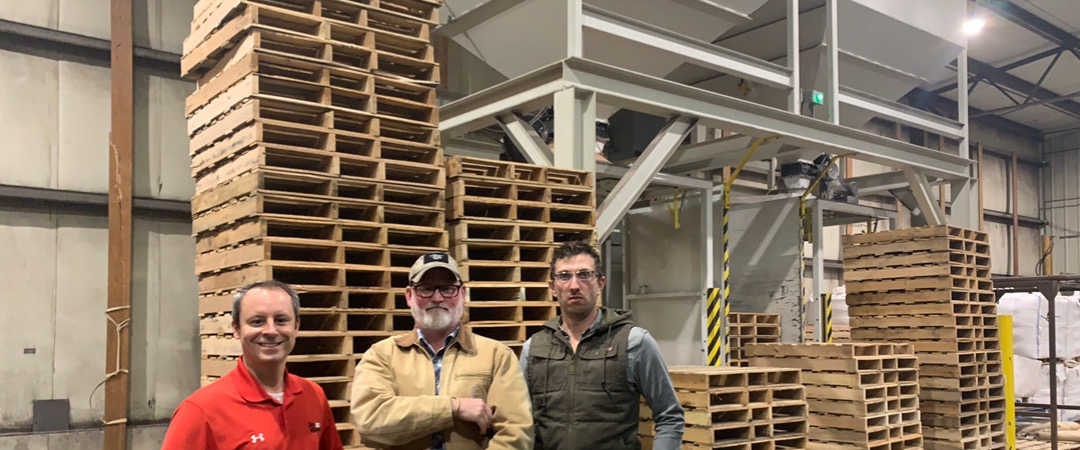 jim_schweigert's tweet photo. Got to host Derrick Van Orden, candidate for WI-3 today at our Cuba City, WI location along with current WI State Rep Travis Tranel. We had wide ranging on included labor, ag policy and rural development. Plus, he learned a lot about seed corn production! #agvocate #GroAlliance https://t.co/niSMUu9N4U