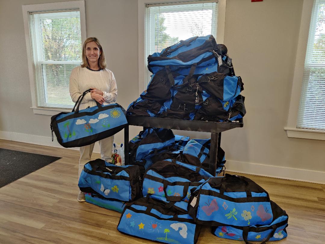 HousingFirstRVA's tweet photo. Huge thanks to our friend Jody from the Caring Clothes Closet, who brought these beautiful duffels filled with useful items for the kids in shelter this week! The kids love them and we're incredibly grateful. #WeLoveOurCommunityPartners #HFFProud https://t.co/x7xjeVsd33