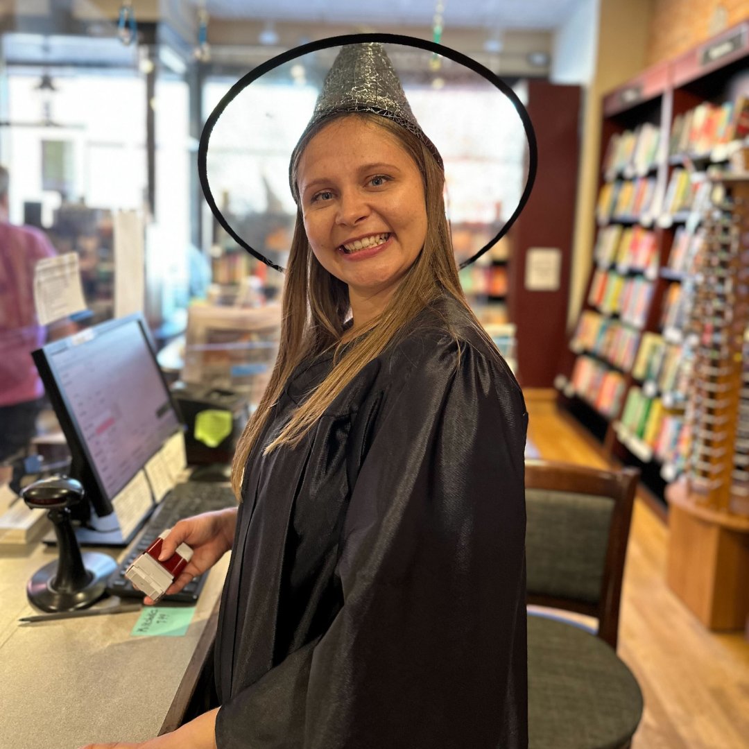 ReadBetweenTheLynes tweet media