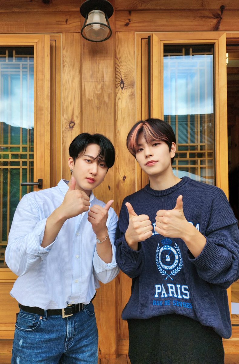 Changbinviews's tweet photo. I vote #StrayKids for worldwide fans choice Top 10 #MAMAVOTE https://t.co/Tw2omUq7lZ
