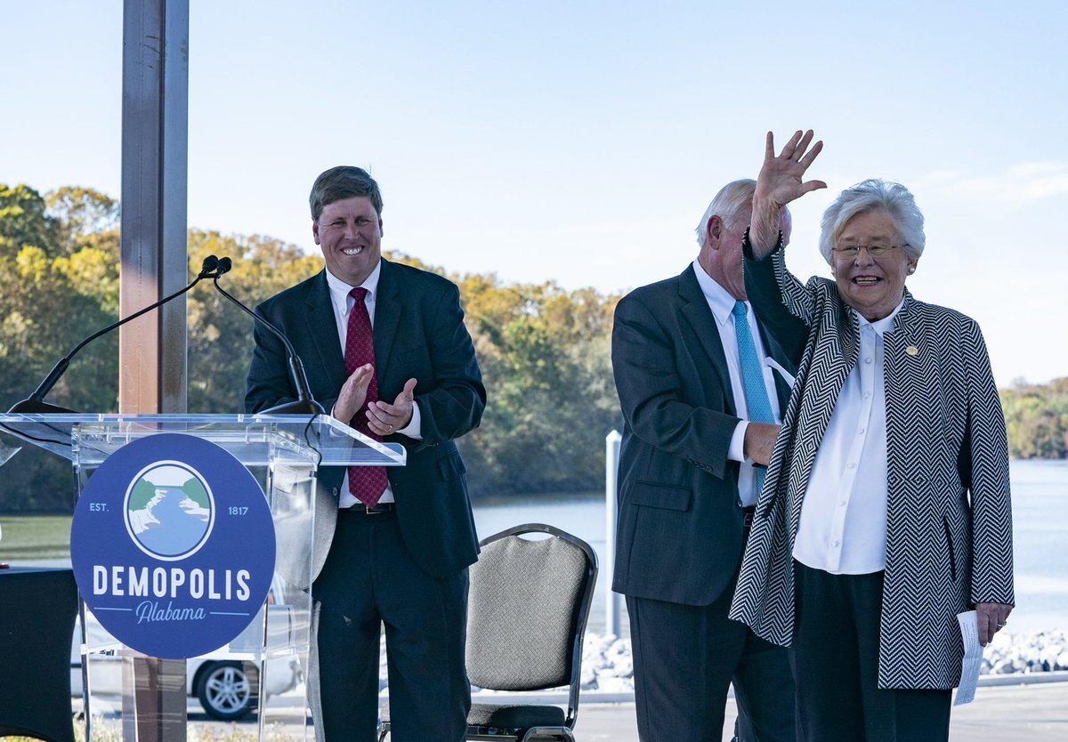 GovernorKayIvey's tweet image. Working together, the AL Dept. of Conservation, the city of Demopolis &amp;amp; Marengo Co., brought together a $3M investment to West AL. Today, we cut the ribbon on their new boat ramp in Demopolis, which will provide millions of dollars of economic benefit to our Black Belt region.