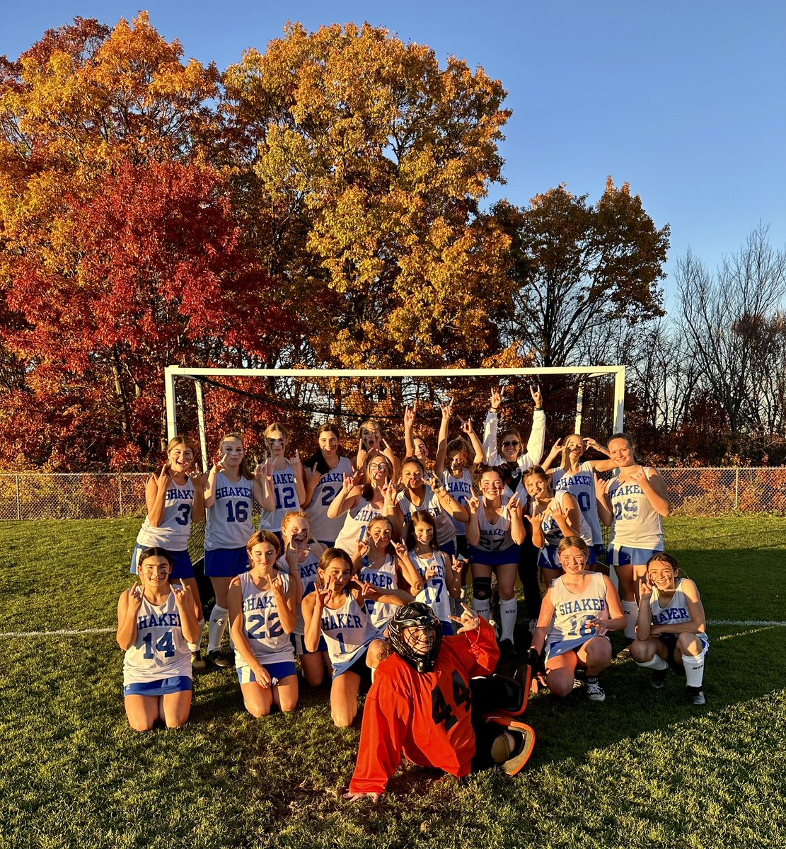 There is no better feeling than ending the season with a win!! A 2-1 win against Shen topped off our 5-5-2 season. I am so proud of all of these girls for constantly working hard. Until next year!! 💙🏑🤍 #hornsup <a href="/shakerbisonfh/">Shaker Field Hockey</a>