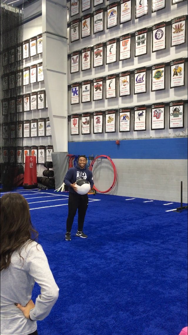 BrushExerSci's tweet photo. ESSR Seniors had an awesome visit to @T3Performance1 last week. Thank you Coach Richmond @ryan_richmond32 for your time, coaching, and advice for our students!!
⚡️⚡️ https://t.co/iVK5r8sCy9