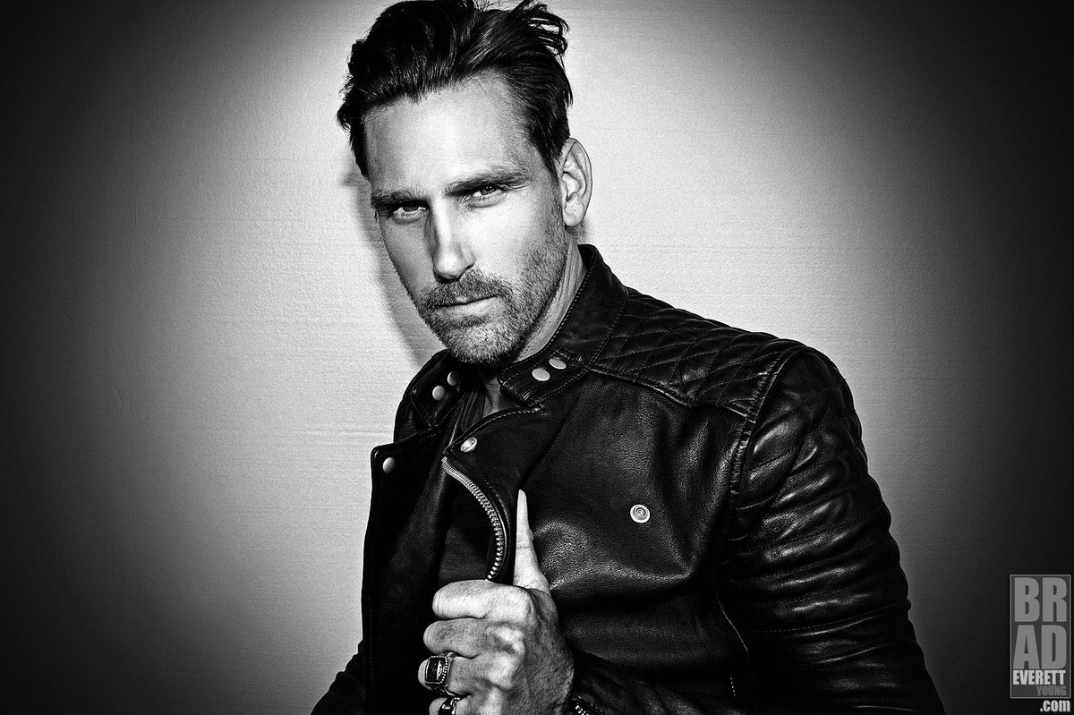 BradEYoung's tweet image. .@bradbenedict talks season 4 of @TylerPerry’s @TheOvalOnBET, #AJazzmansBlues &amp;amp; more w/ @powerjournalist for @truehollywoodla 

truehollywoodtalk.com/brad-benedict-…

#BradBenedict #TheOval #BET #TylerPerry #TheOvalBET @BET  #BradEverettYoung #DreamLoudOfficial