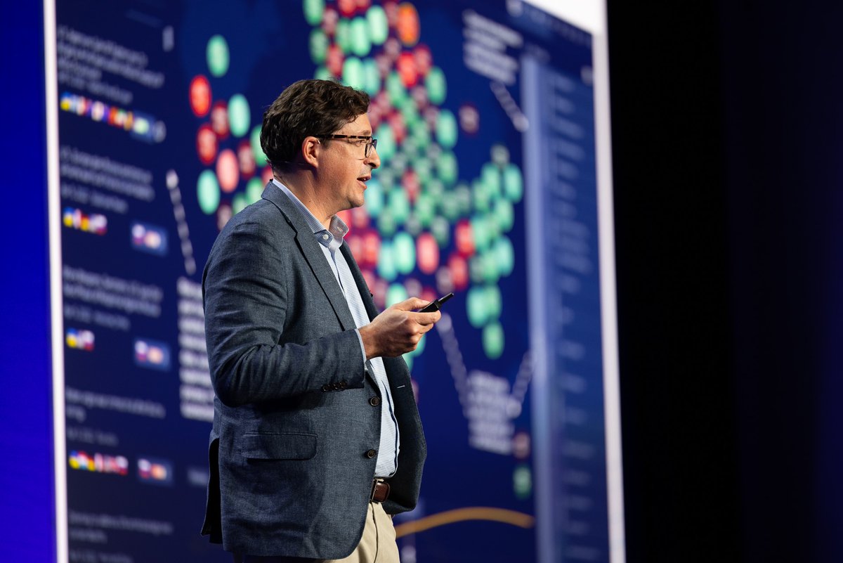 StateStreet's tweet photo. It's our pleasure to have @myrosenbrg, Ph.D. and CEO of @GeoQuant, at #StateStreetLIVE to introduce data-driven political risk assessment using the GeoQuant platform. https://t.co/SZIP8vIkCE