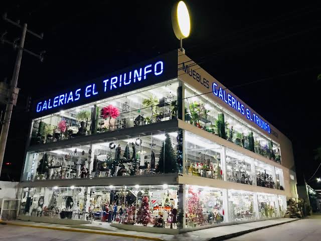 CBuburron's tweet image. 🚨Galerías El Triunfo has officially cut ties with Kanye West