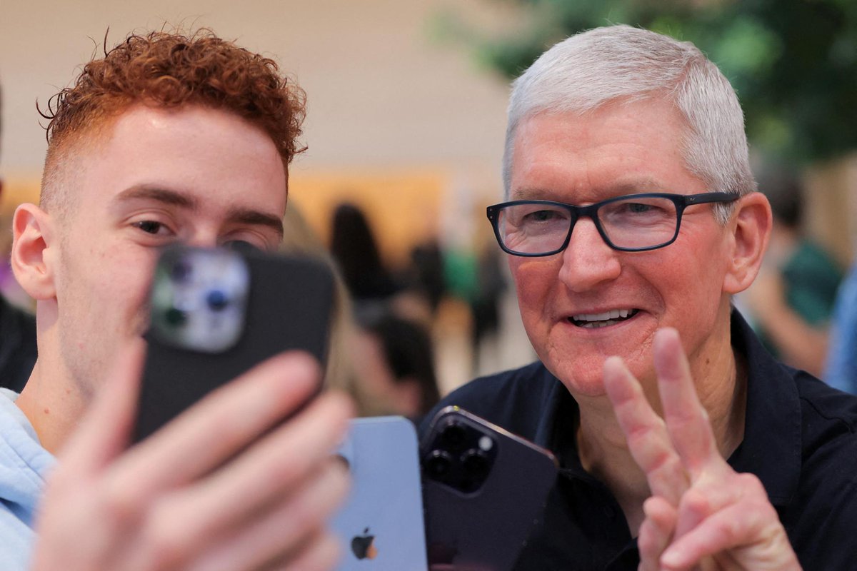 engadget's tweet photo. Apple turns healthy profit despite weak iPad sales https://t.co/DCp0sejFNz https://t.co/t1BdFdKsJh