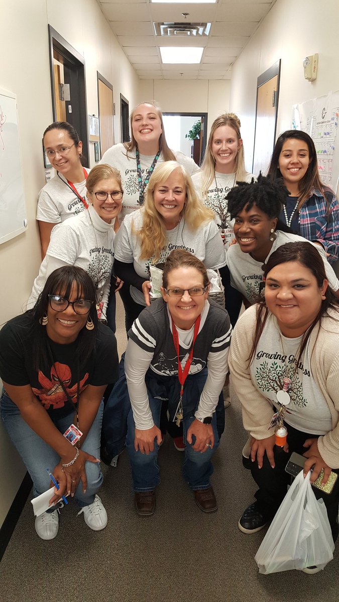 cisdsouthside's tweet photo. Fourth and Fifth Grade Teachers Celebrate Principal Blankenship
@ClevelandISDTX 
@cisdsouthside https://t.co/XQjzGolEhp