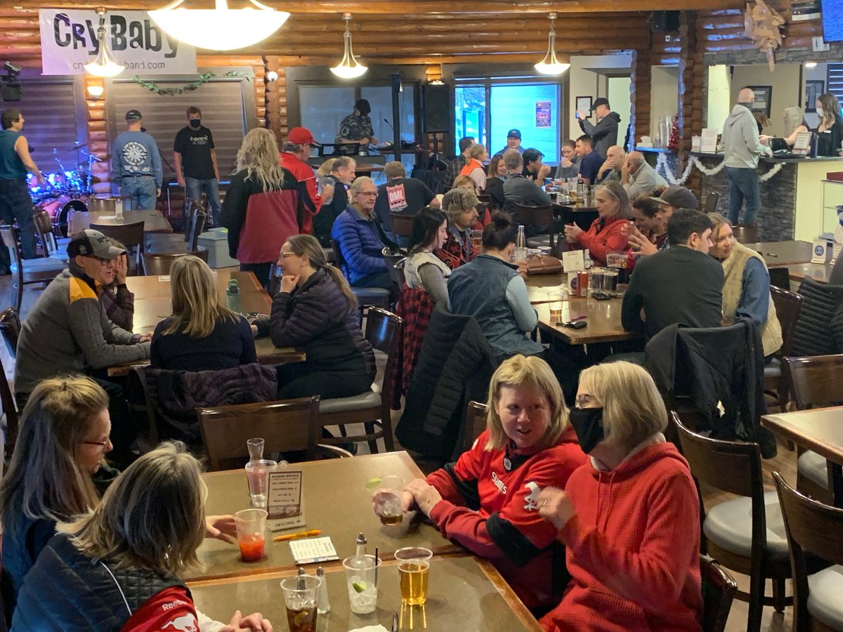 Golf_Inglewood's tweet image. The 3rd Annual Grey Cup Bonspiel is 3 weeks away. Here are a few throwbacks from last year's event. If you haven't done so, be sure to register today. All skill levels welcome to play in this super fun event 🥌🏈

#calgarycurling #curlingbonspiel #absurling #greycup Inglewoodgcc
