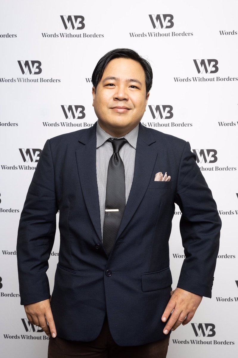 Sometimes I’ll put on an ironed shirt—playing literary host at the <a href="/wwborders/">WordsWithoutBorders</a> gala, for instance. 📷: Beowulf Sheehan.