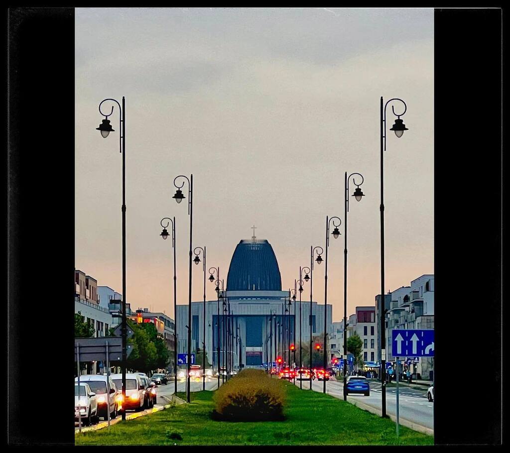 DrMartinJN's tweet photo. #WarsawDaily 14
World’s largest citrus press.
#ŚwiątyniaOpatrznościBożej #warsaw #warszawa https://t.co/YeUUKSnwPS https://t.co/LuZf7MPjUq