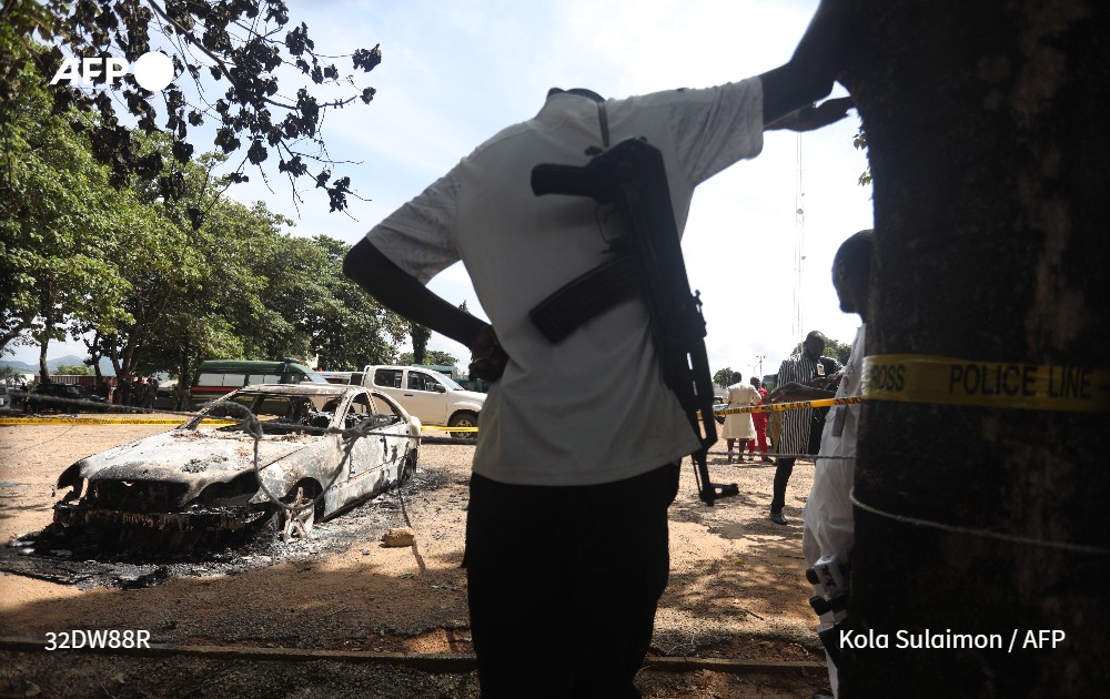 AFP's tweet photo. #UPDATE The United States on Thursday ordered its non-emergency diplomatic staff and their families to leave the Nigerian capital Abuja, citing a "heightened risk of terrorist attacks." https://t.co/Bjh5QTomhv