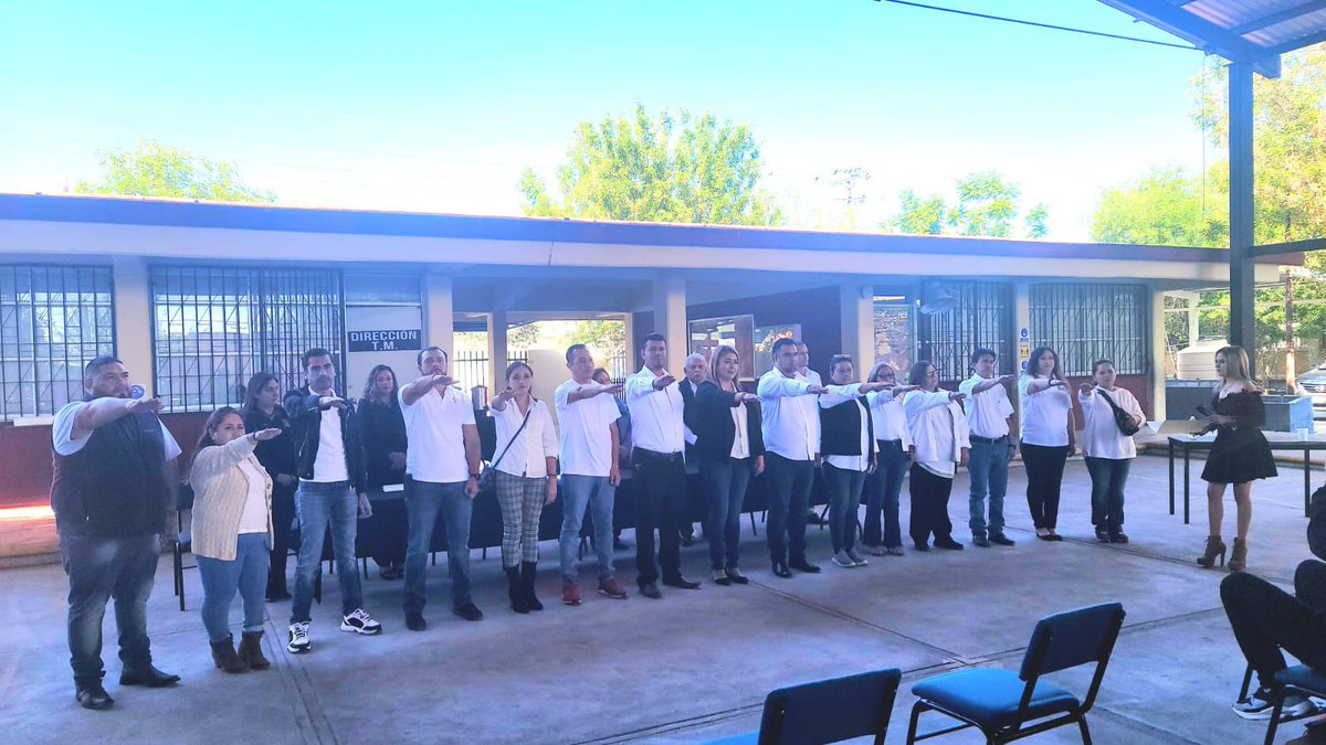 SNTE21's tweet photo. #UnoSomosTodos🙋♀️
#TodosSomosUno🙋♂️
Continuando con las asambleas de renovación delegacionales y centros de trabajo en la #Sección21🟠 del #SNTE📚, la #DI303, #DI22, #DI205 de Primarias; #DI297 de Educación Física y el #CT391 de Secundarias Generales, https://t.co/6Usv7dgNEP