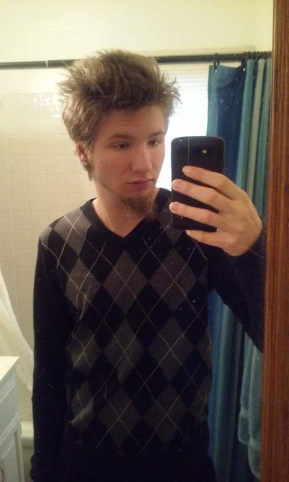 Some more pictures from high school lol https://t.co/VODwVI5PuQ<a href="/tag/crossdressing"class="tags"><span>#crossdressing</span></a><a href="/tag/femboy"class="tags"><span>#femboy</span></a>