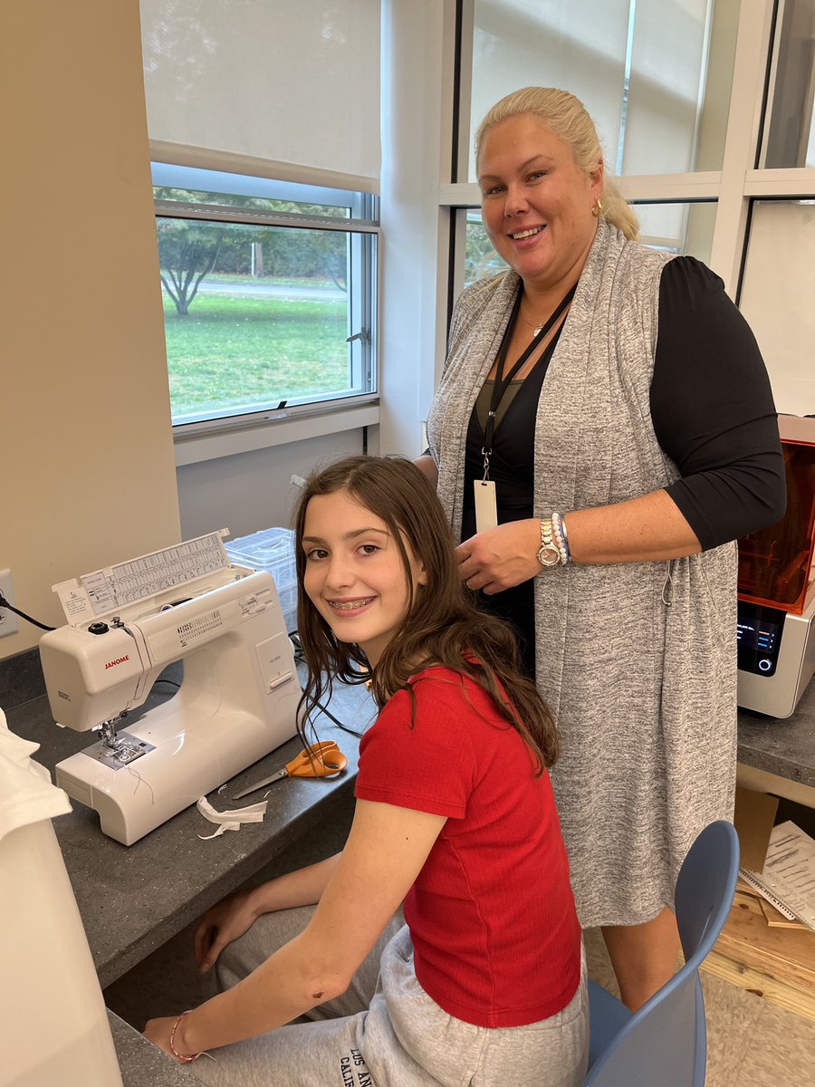 DavidGusitsch's tweet photo. Great collaboration with @NCHS_CT teacher, @kellygracezilly at @SaxeMS… Excited for our #SaxeSTEM students - thanks, Ms. Zilly! https://t.co/EIGsxTf9lP
