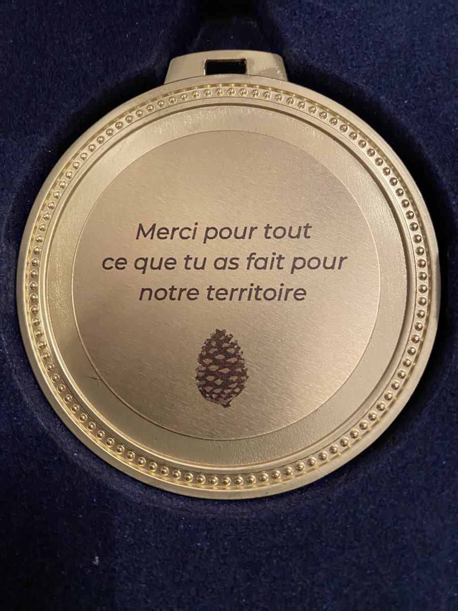 PatrickMartin_1's tweet photo. Très belle AG @medef #Landes à #Dax puis #Capbreton ,autour des Pte @PatriciaVialle et past-pdt Christian Laffont :remarquable travail de reconquête !
Très touché d’avoir été honoré pour le soutien du @medef national.
#CNETh @CCI40 @LesLandes40 https://t.co/9H6XB3aZAN