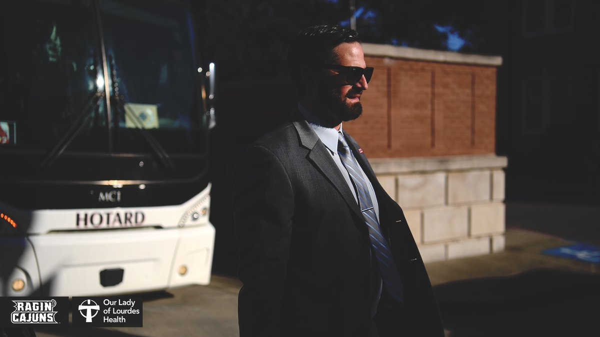RaginCajunsFB's tweet photo. 👔👔👔

The Cajuns are in the building.

#cULture | #GeauxCajuns https://t.co/5r1yeXZzSS