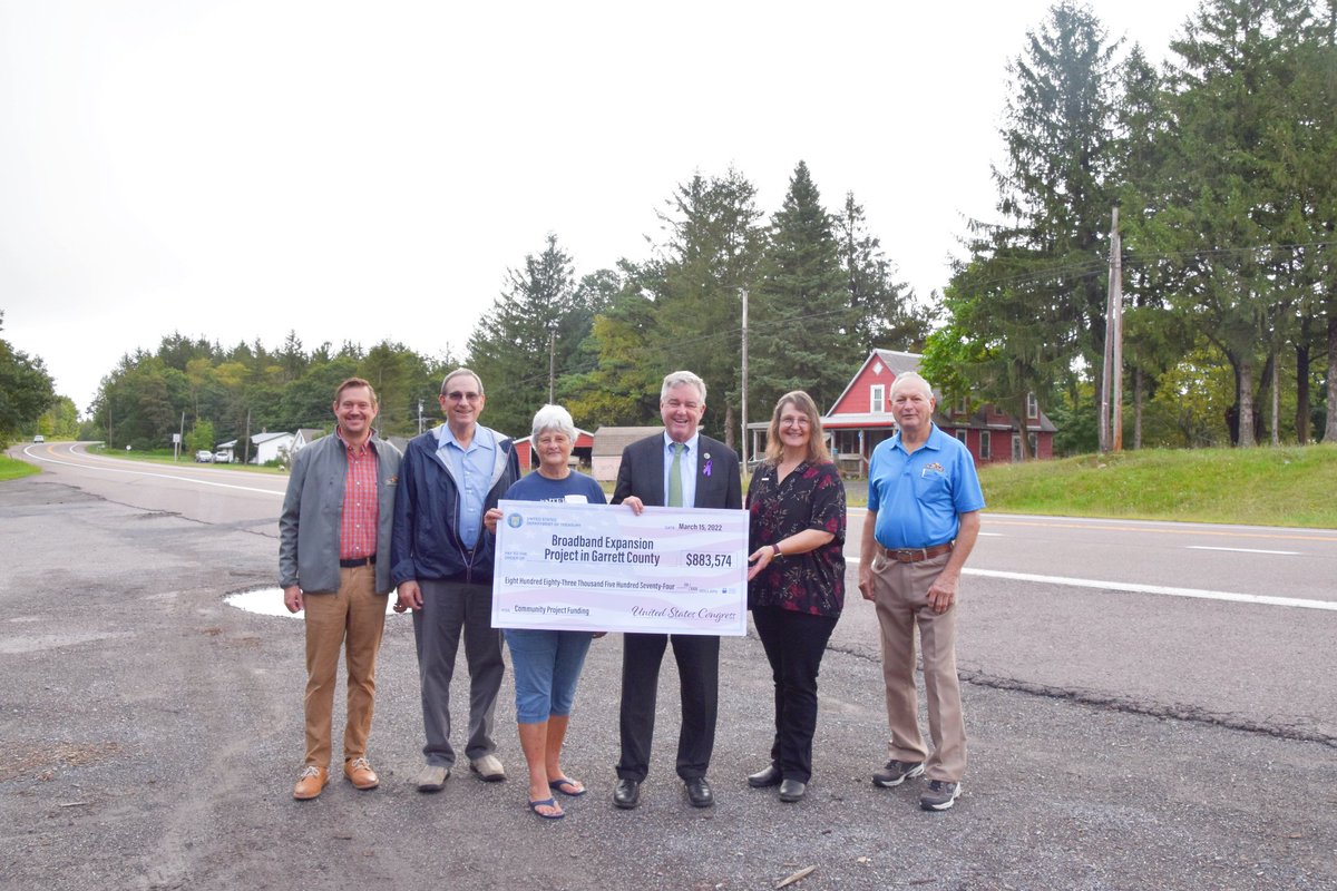RepDavidTrone's tweet image. I delivered $883,574 in #CommunityProjectFunding to Garrett County this year for broadband expansion! This funding will connect 270 households, 24 farms, and 17 businesses to high-speed internet. Broadband is essential for folks to access jobs, education, and health care.