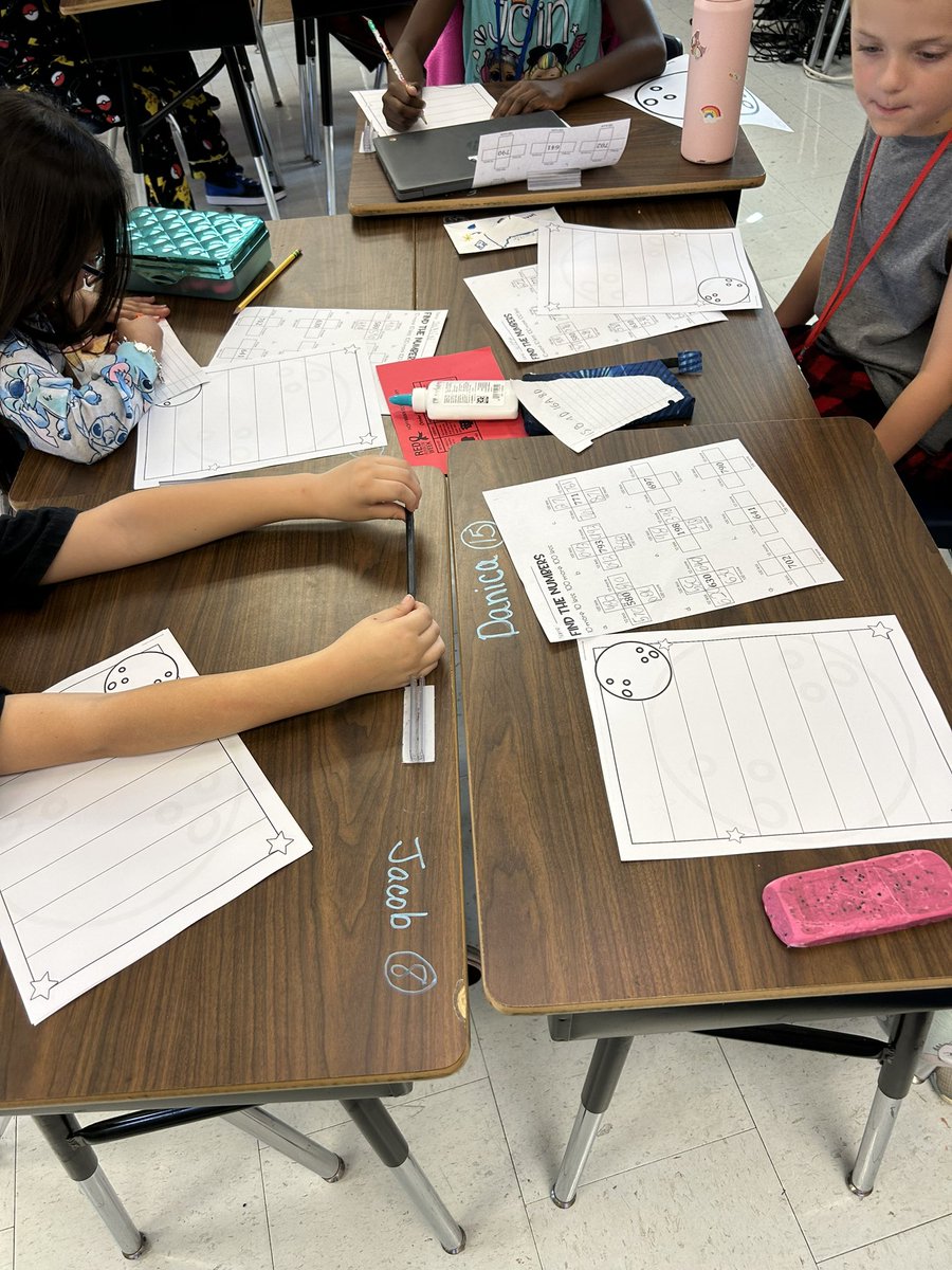 elliegei's tweet photo. My second grade class read Nigel and the Moon today for Read for the Record. Now they are sharing their dreams with the moon. #ReadForTheRecord @nisdelemelar @NISDHoffmann https://t.co/YevMJHaR61