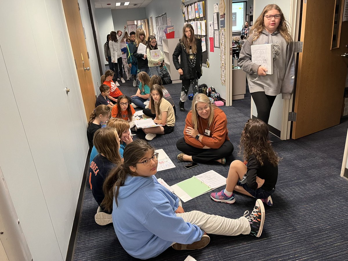 Sharing our goals and habits that help us achieve them. 🦅💙❤️. <a href="/BayEaglesSoar/">Bay Elementary</a> <a href="/TheLeaderinMe/">The Leader in Me</a> <a href="/thinkfree1976/">CCRK</a>