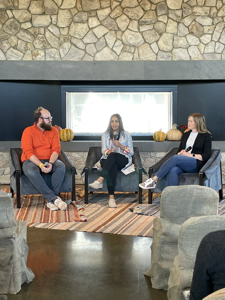 jasonnelson's tweet photo. Happening now @decryptmedia’s culture editor @ahaywa speaks with @DraftKings’s @Beth_Beiriger and @dapperlabs’s Ridhima Kahn “How NFT Marketplaces Are Branching Out” @CampDecrypt #NFTs #Web3 https://t.co/7mm7sIPnKE