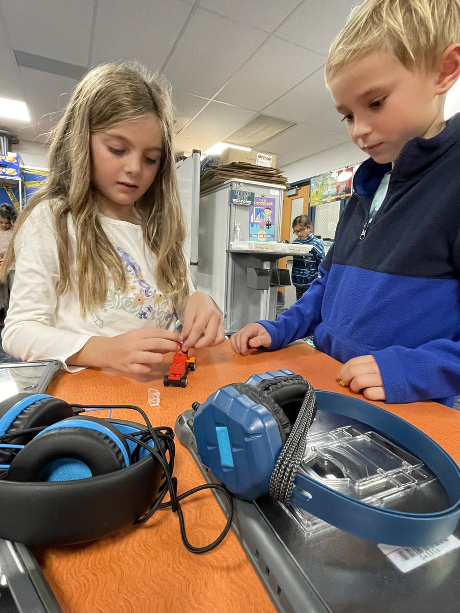 Mr_d_Hampden's tweet photo. 2nd graders using the #4Cs and #magnetism to create Lego cars that can move by themselves. #CVExplorations #HampdenDragons https://t.co/9FeaOHvdov