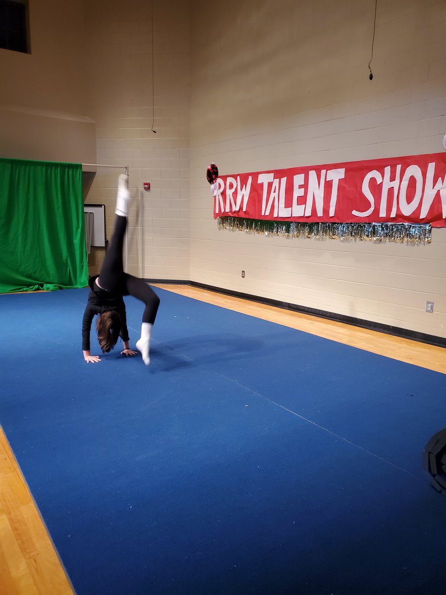 whit_farrell's tweet photo. . @CSMS_Huskies Got Talent? Yeah they do! π€ Day 4 of #CSMSRRW was our grade level talent showsβ¨οΈ and we had some amazing performances! ππ» #RedRibbonWeek https://t.co/Z2MB9aunkT