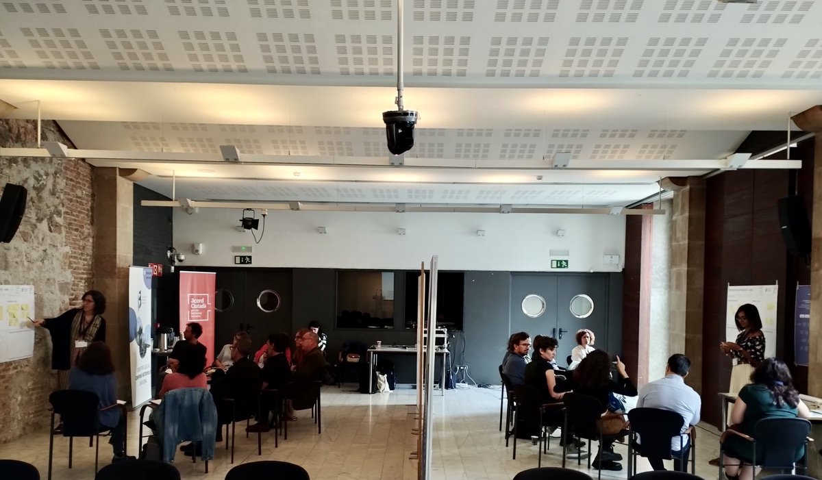 LuisaFerPinto's tweet photo. Com funcionarà la #XMIR com a espai de referència de la #MissióHabitatge? A partir de
💡Generació de #coneixement
🤝🏽Impuls d’#acords entre actors
🗣️Promoció d’accions de #lobby
⚙️Creació de grups motors per nous #projectes
🔎#Avaluació del compliment del
#CompromísMetropolità https://t.co/xVdRWArnJj