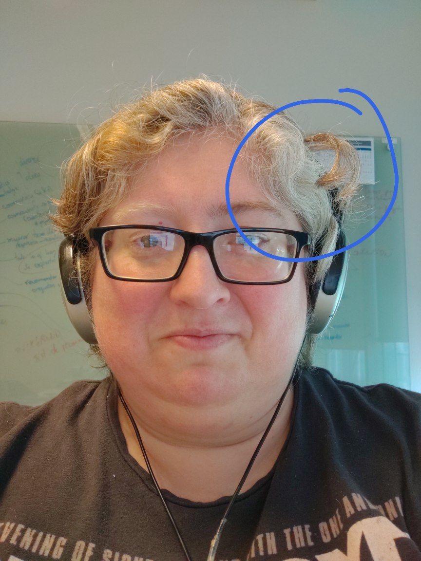 "Awesome" hair day 🤣🤣