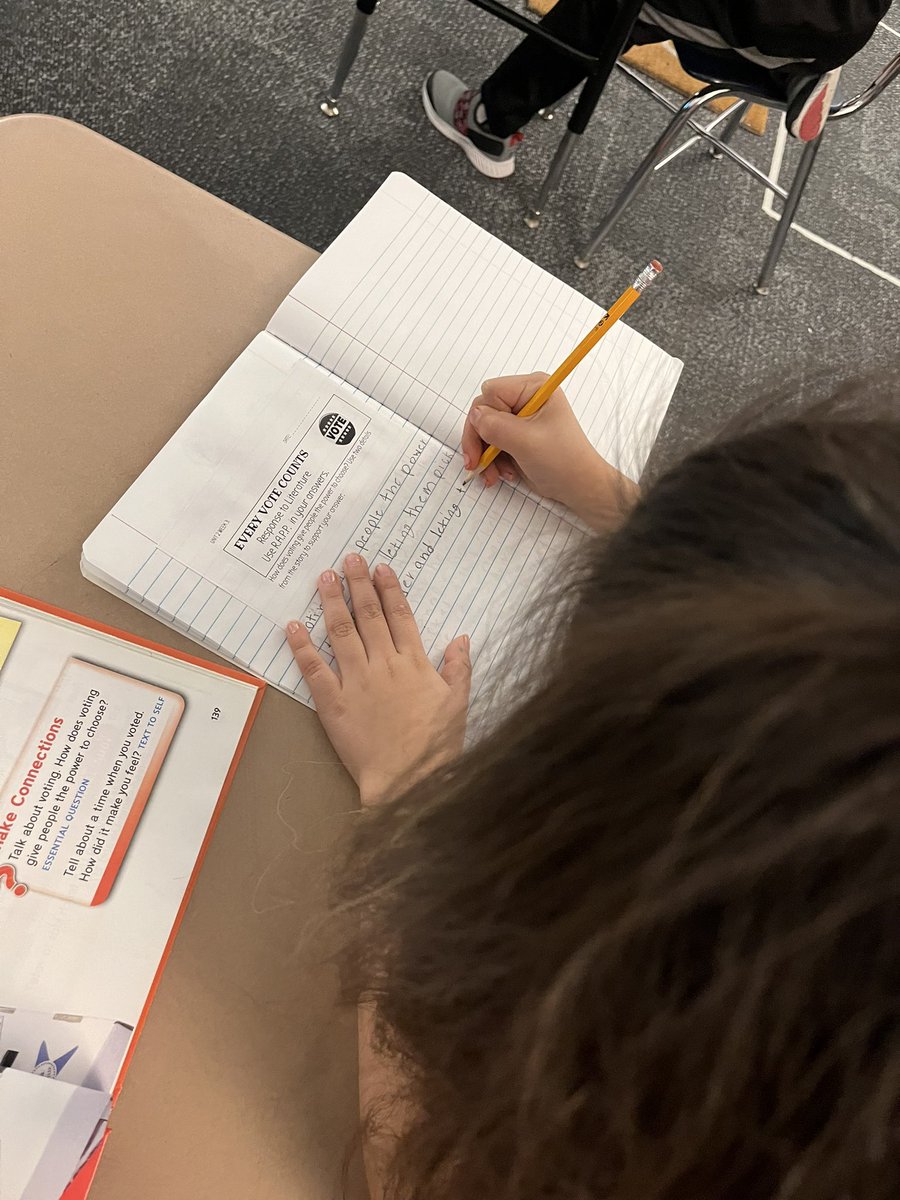 hlykkewi's tweet photo. @MissVioli third graders responding to a prompt using RAPP to guide them when writing and finding text evidence to support! @NorrisElem https://t.co/8EI7hQbMWF