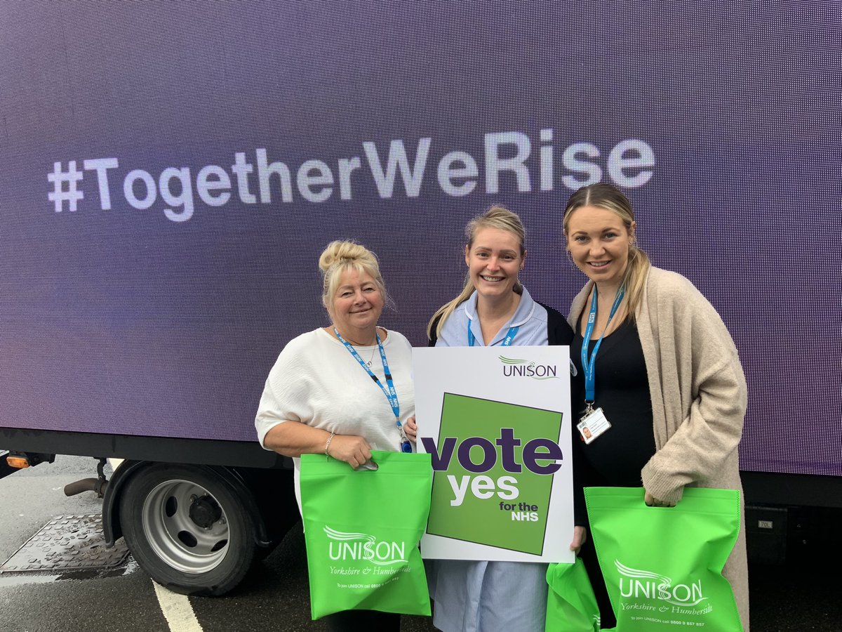 unisonSTH's tweet photo. Lovely to see so many unison Sheffield Teaching Hospitals members visiting the recruitment stall, many of them could not wait for the Ballot forms on NHS Pay to hit there door mats https://t.co/TSjwTdzQJU