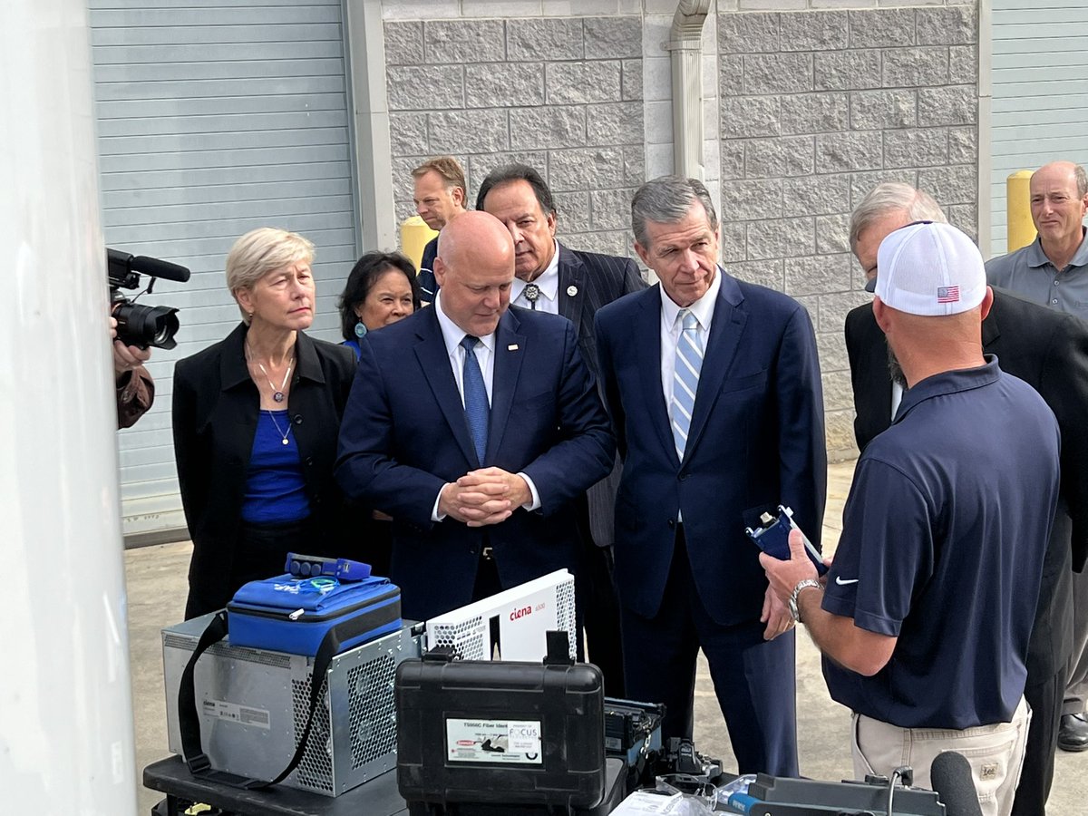 RDNorthCarolina's tweet image. .@SecVilsack announced @waketechcc  that AccessOn Networks Inc., is receiving a $17.5 million a ReConnect grant today. This project will connect thousands of people, 100 businesses, 76 farms and 22 educational facilities to high-speed internet.