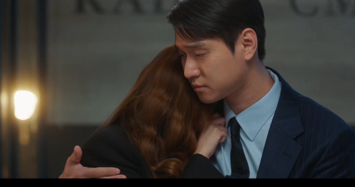 dramafoxx's tweet photo. Look at this best husband behaviour from Jiho!!! 🙌🥺🧡
Through everything he has been so supportive & trusting of her, and not once doubting her. He allowed her to actually be herself around every corner and I just love that for her!! 🙌😭 #LoveInContract #LoveInContractEp12 https://t.co/6pnzjIEiT8