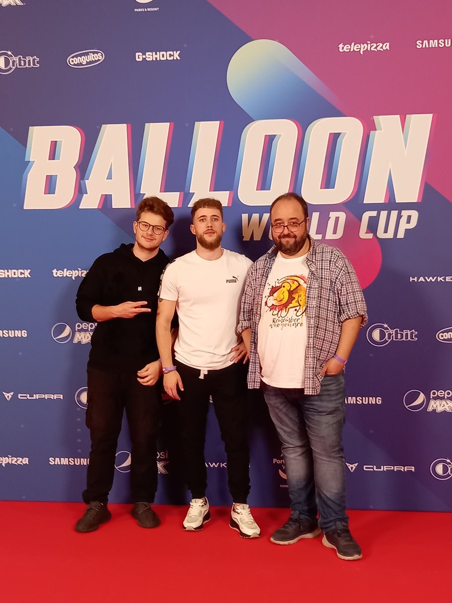 Portaventura_ES's tweet photo. Menudo squad 🤙 @TheCarolos @aXoZerr @polispol #BWC22 https://t.co/l6GwXVIqog