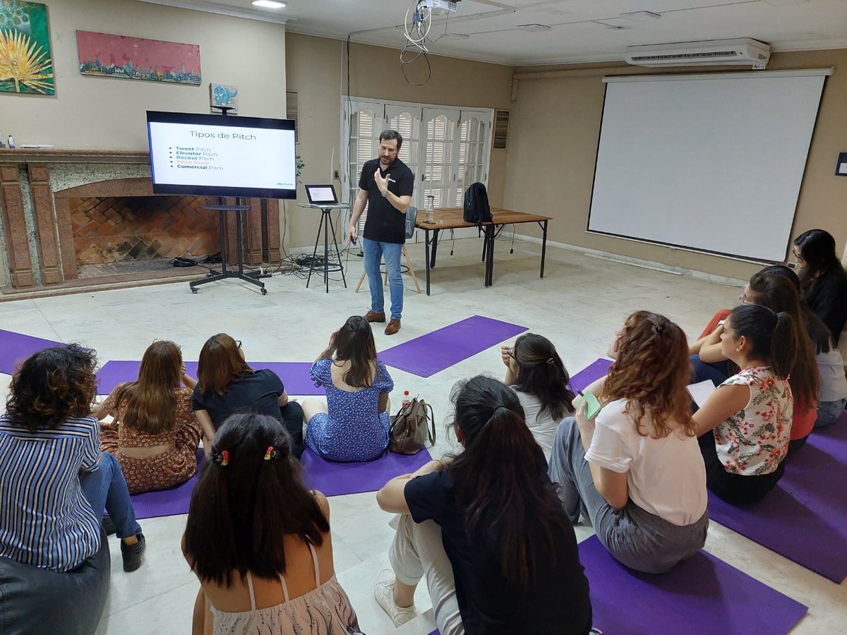 Cibersons_'s tweet photo. Cibersons network’s coach, @manialonso, giving a “Pitch 1O1” workshop to bootcamp participants at the @PenguinsTribe. 💯
#startups #venturecapital #pitch #mujeresprogramadoras https://t.co/rvHy83769t